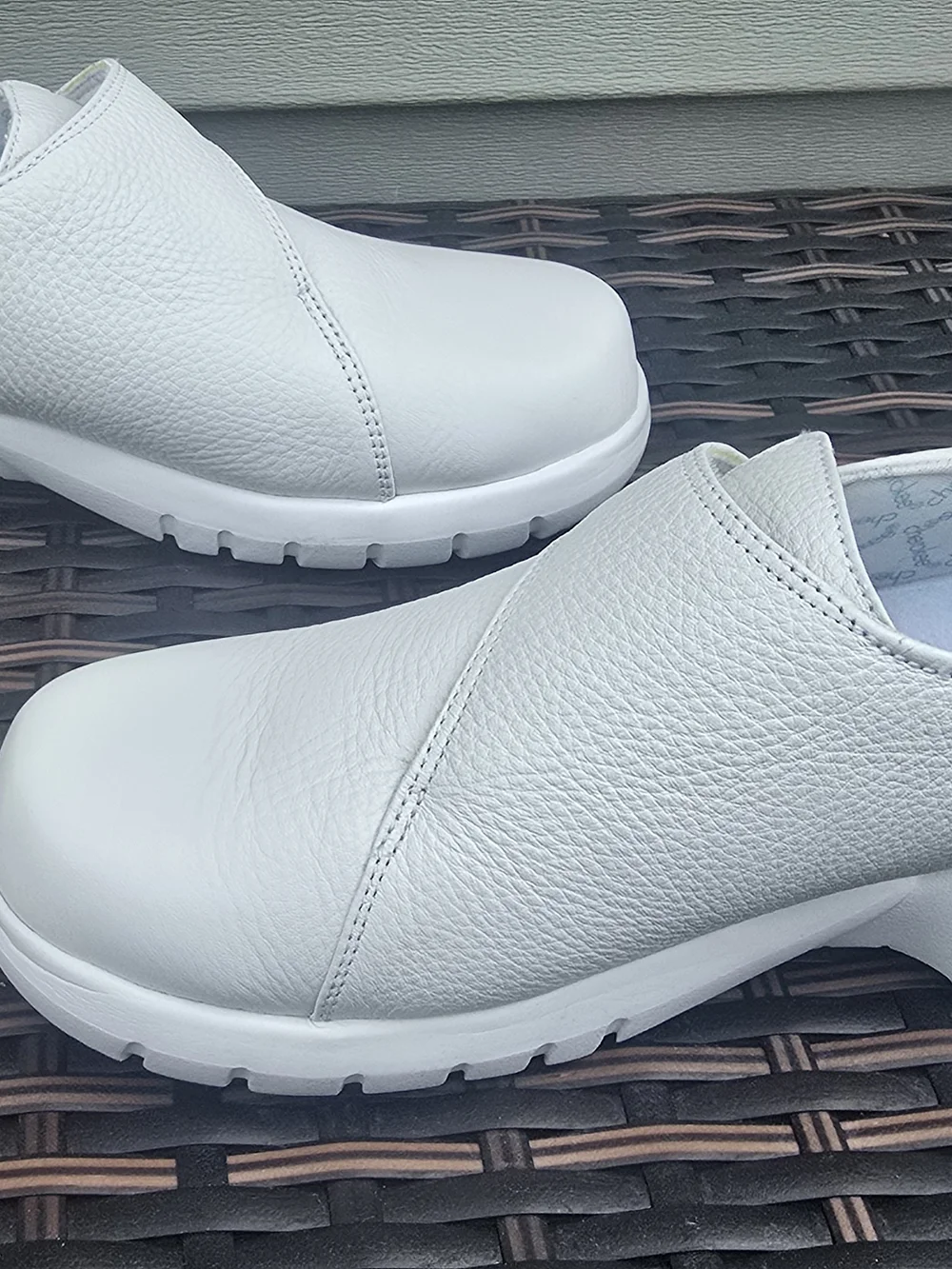 Cherokee White Slip Resistant Nursing Clogs Healthcare Work Shoes NWOT